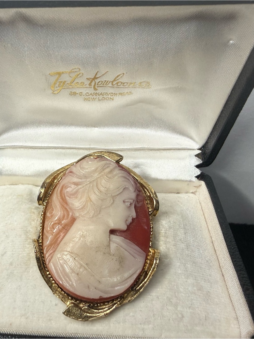 VTG Pink Cameo Brooch